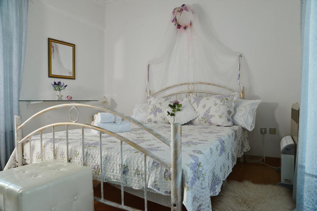 Noble Inn Loutráki Habitación foto